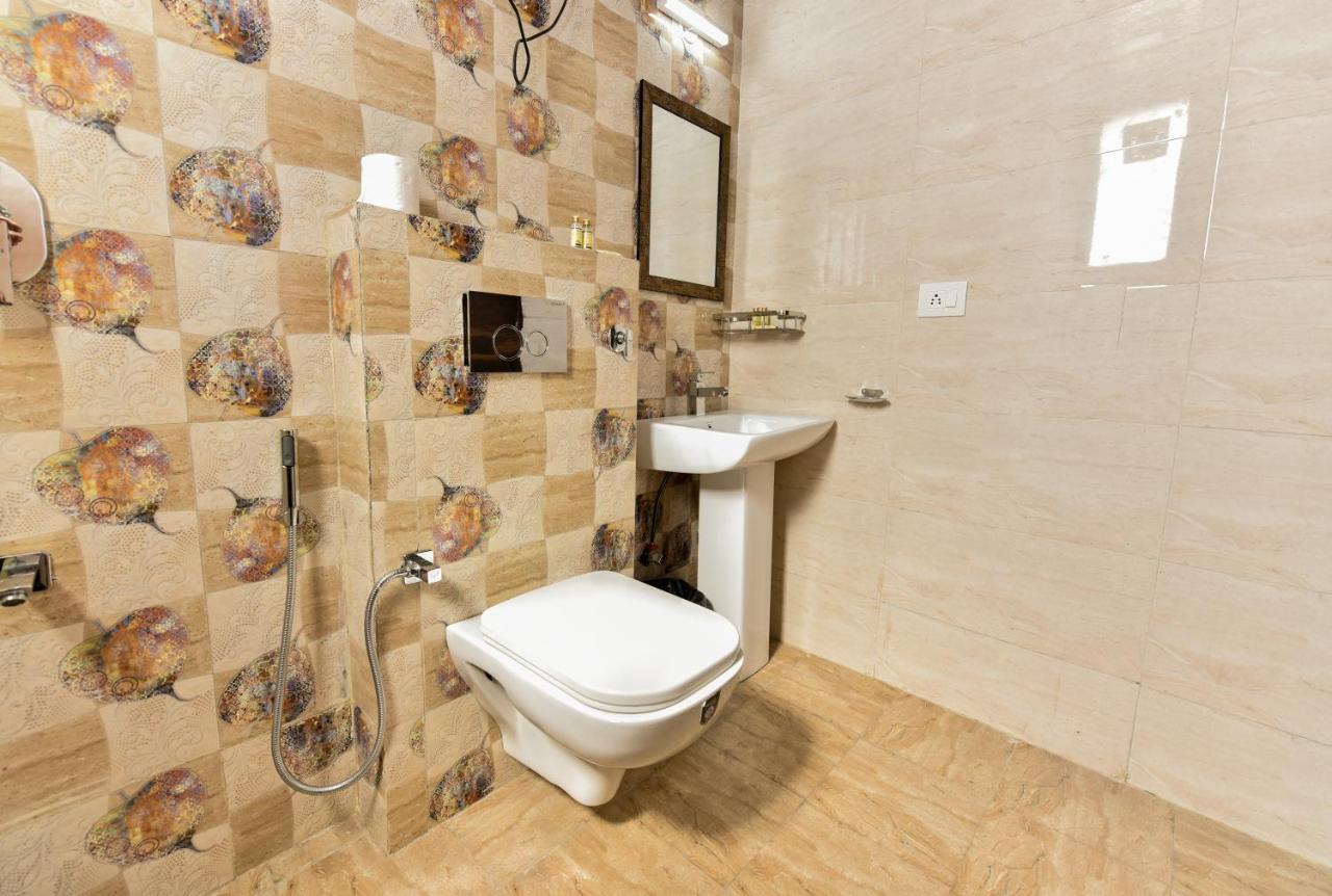 Hotel Luxury Collection Gurgaon Exterior photo